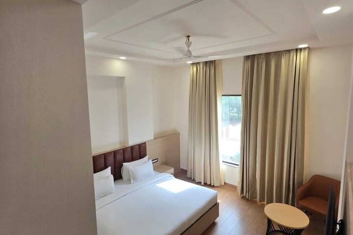 Room 22 of 38