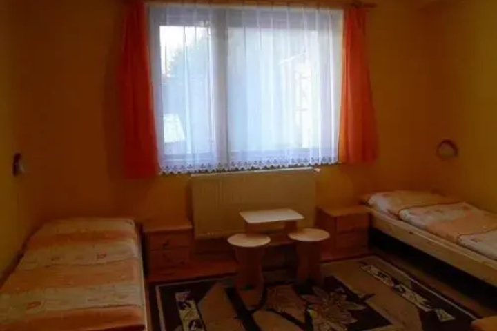 Room 6 of 7