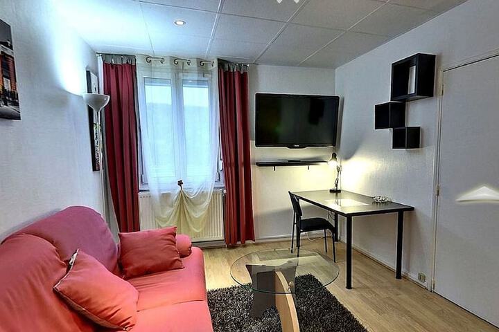 Room 4 of 20