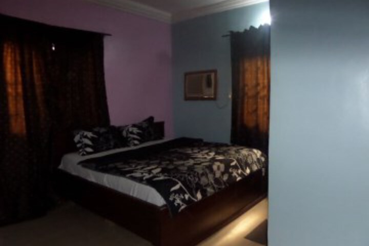 Room 7 of 11
