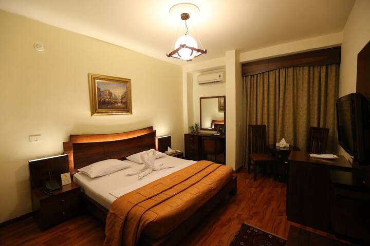 Room 15 of 60