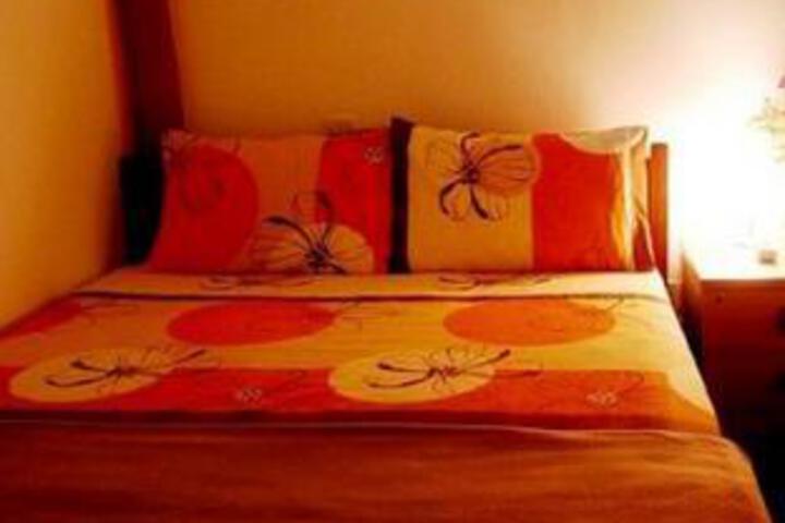 Room 2 of 5