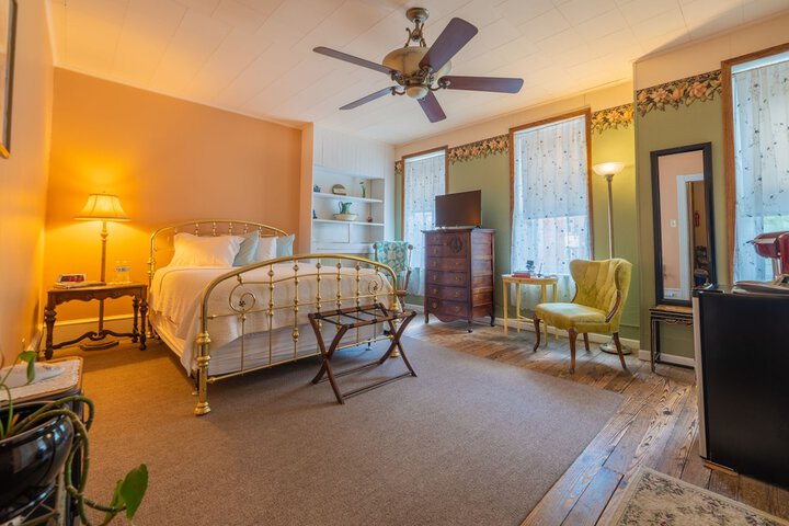 Room 10 of 22