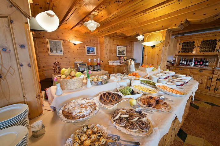 Breakfast/Coffee Service 45 of 65