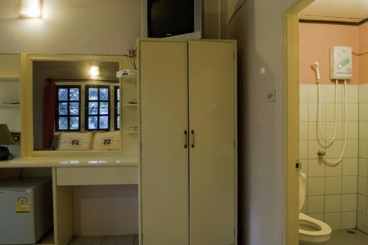 Room 19 of 32