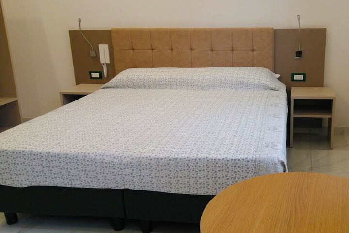 Room 17 of 98