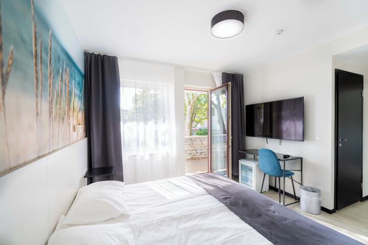 Room 3 of 47
