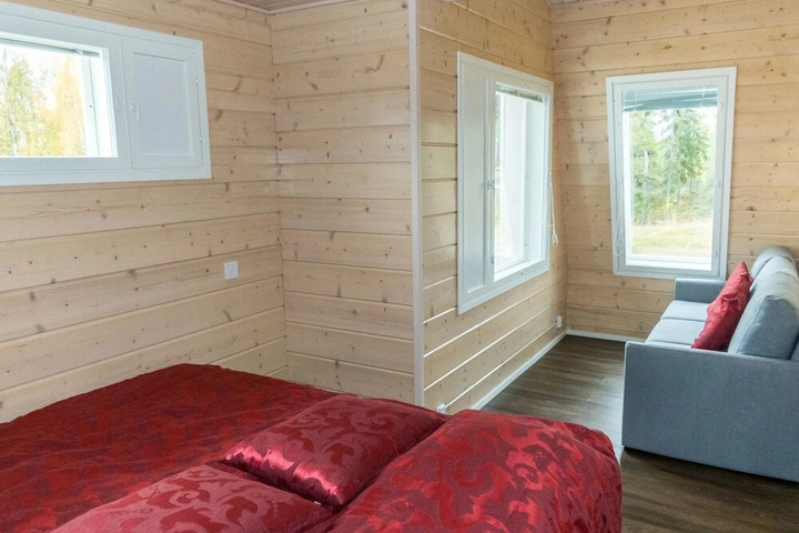 Room 4 of 18