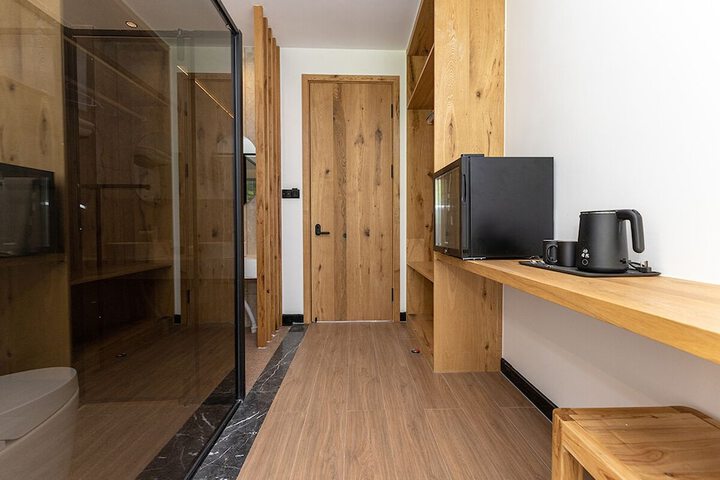 Room 123 of 159