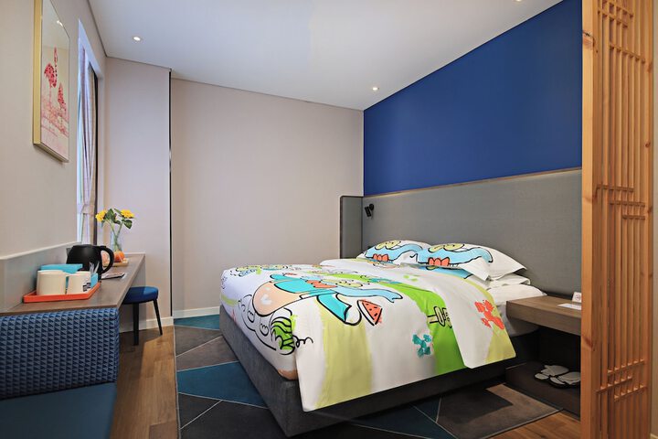 Room 33 of 67