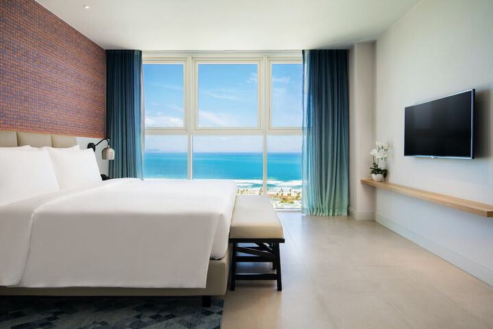 Room 10 of 58