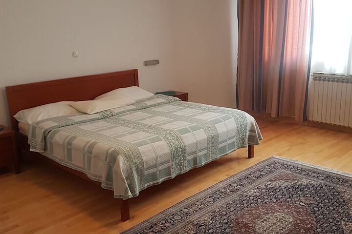 Room 6 of 21