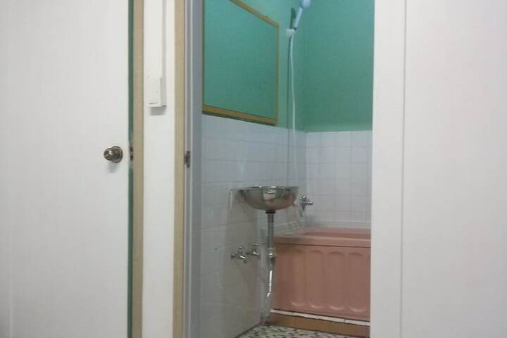 Room 3 of 22