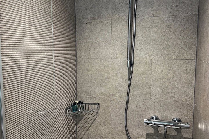 Room 103 of 160