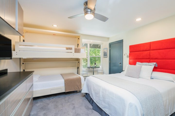 Mountainside Inn 421 1 Bedroom Hotel Room by Alpine Lodging Telluride