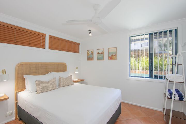 Room 4 of 52