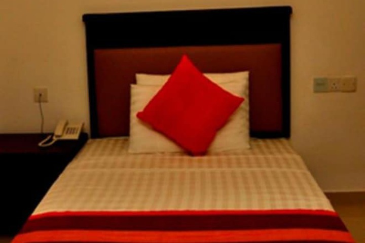 Room 8 of 18