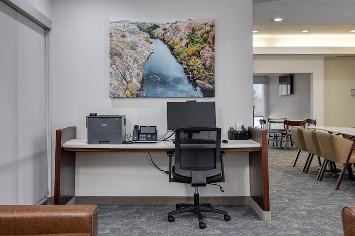 Business Center 44 of 52