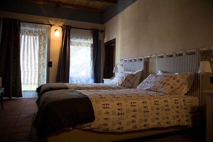 Room 6 of 32
