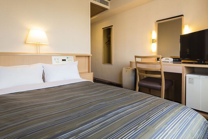 Room 6 of 50