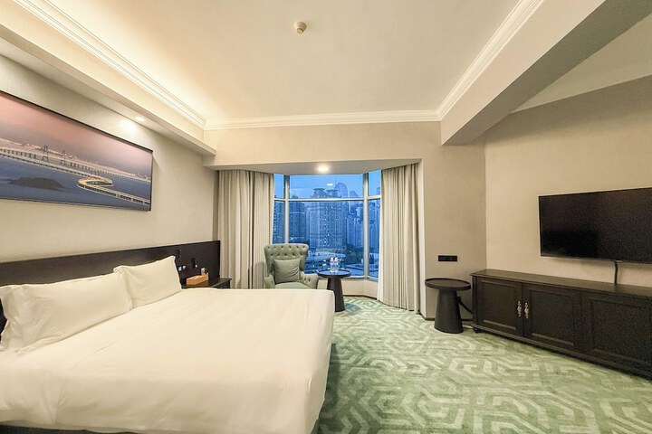 Room 25 of 81