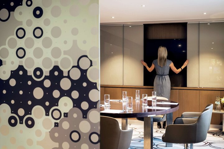 Business Center 69 of 82