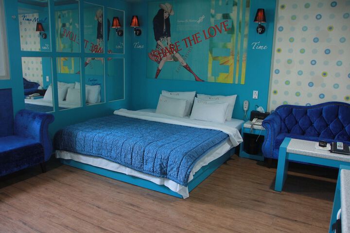 Room 81 of 84