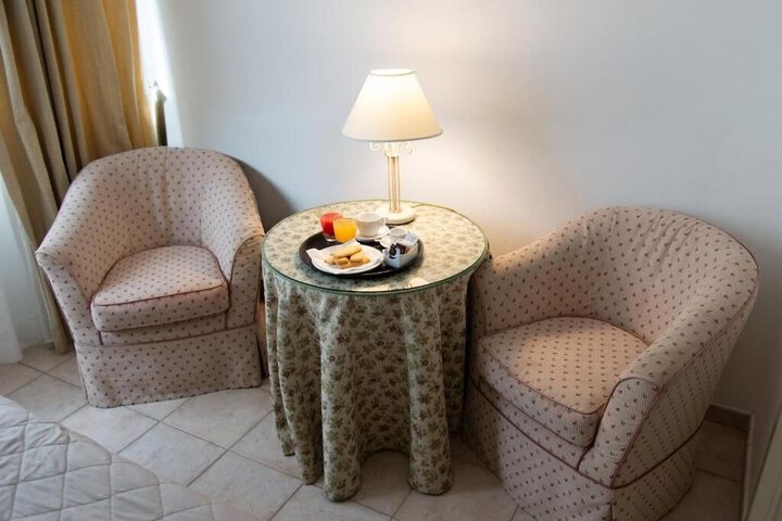 Room 21 of 39