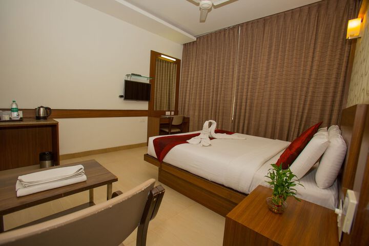 Room 8 of 17
