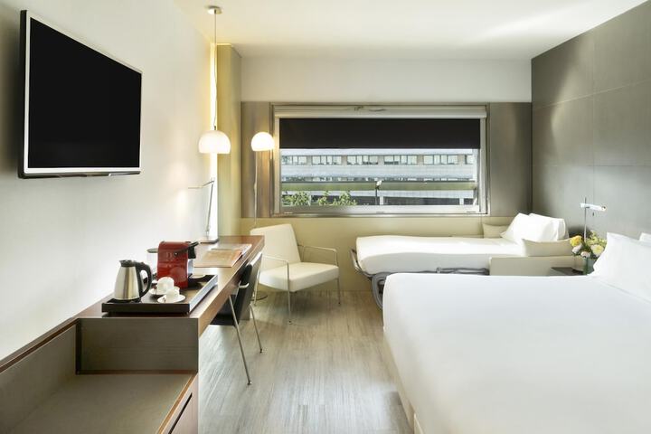 Room 12 of 49