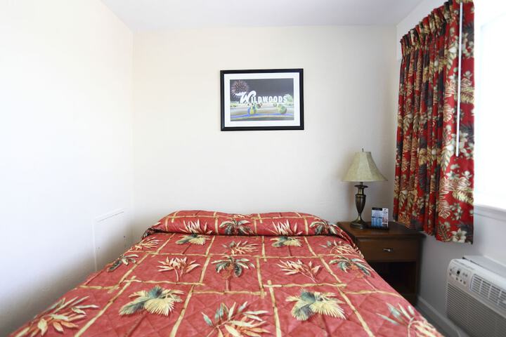 Room 12 of 38