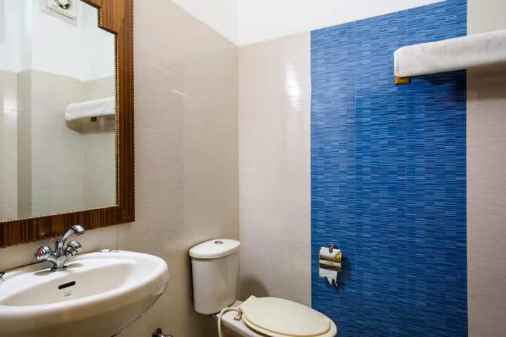 Room 13 of 26