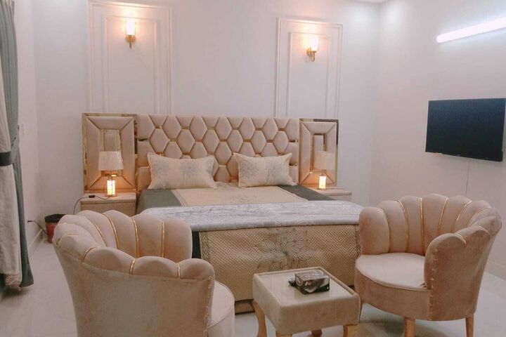 Room 5 of 5