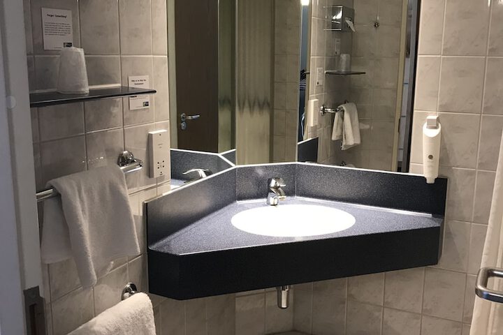 Room 2 of 55