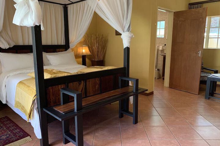 Room 34 of 143