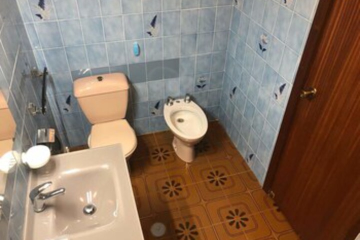 Room 2 of 16