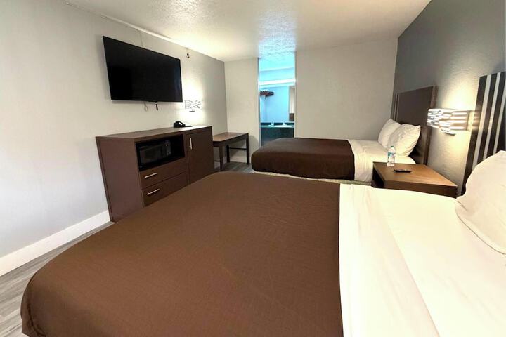 Room 10 of 22