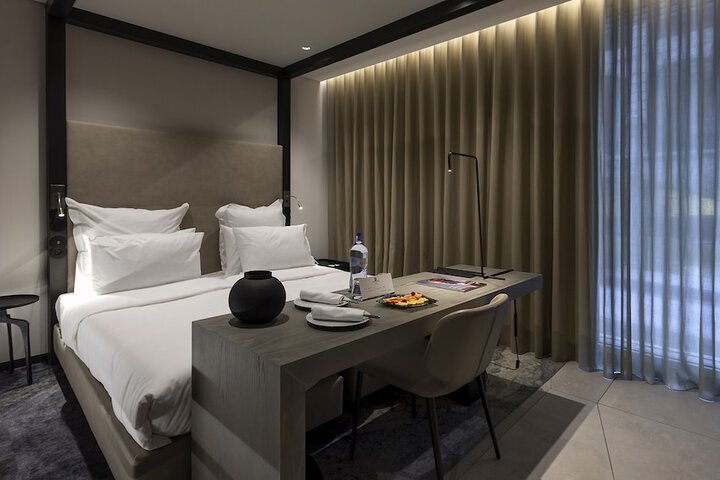 Room 17 of 51