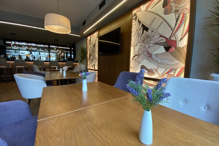 Dining 52 of 65