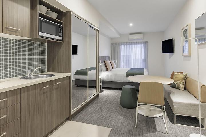 Room 6 of 20
