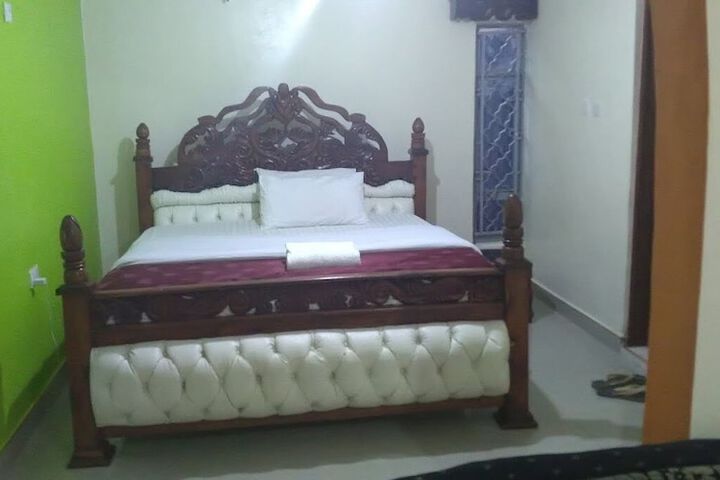 Room 13 of 53