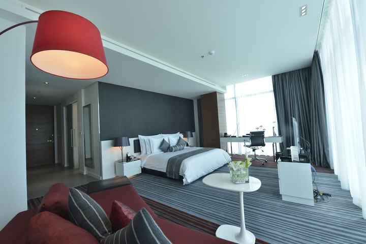Room 2 of 68
