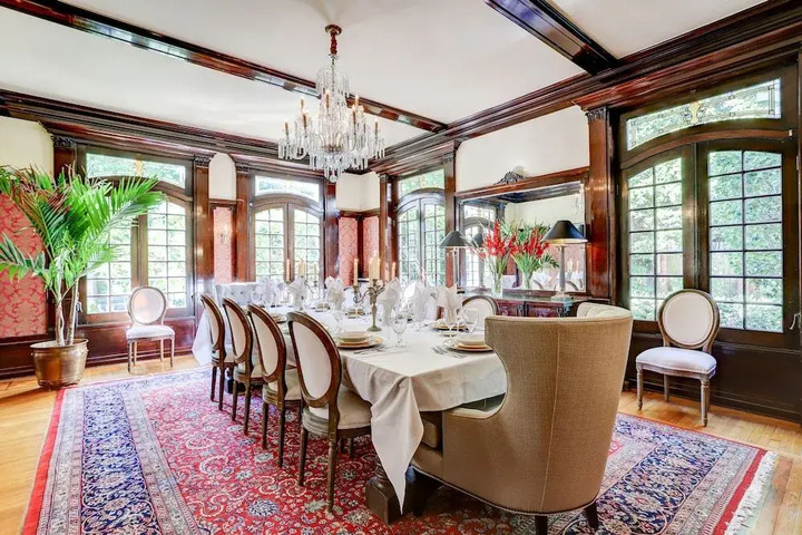 restaurant