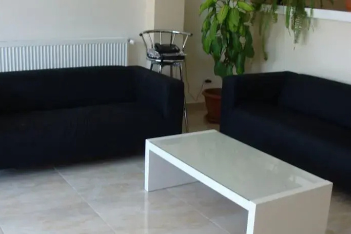 Room 4 of 7