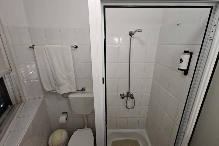 Room 107 of 141