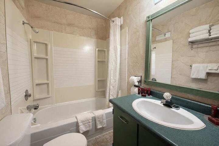 Room 21 of 28