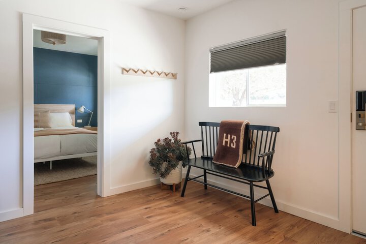 Room 11 of 25