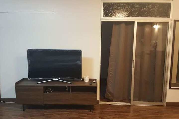 Room 3 of 9