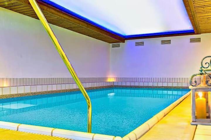 Pool 20 of 25