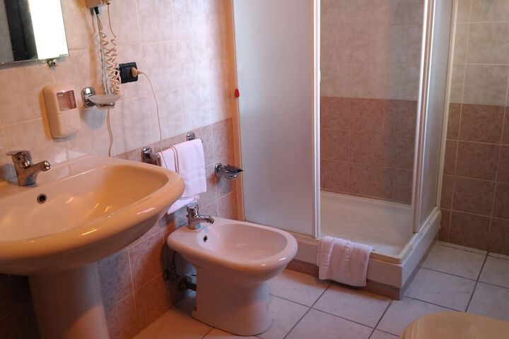 Room 35 of 54